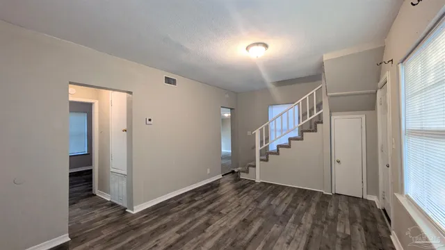 $1,325 | 3500 West Cervantes Street, Pensacola, FL 32505