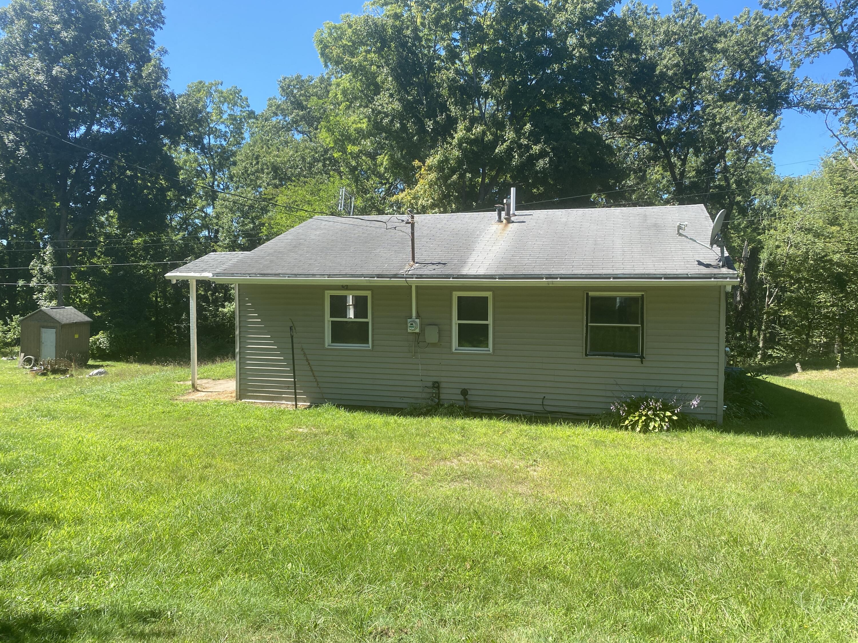 58469 County Line Road Three Rivers, MI 49093 - Photo 4 of 10 IMG_3670