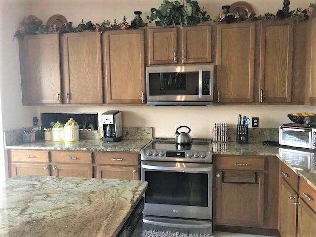 1270 Rose Gate Boulevard Riviera Beach, FL 33404 - Photo 11 of 25 1270 Rosegate kitchen