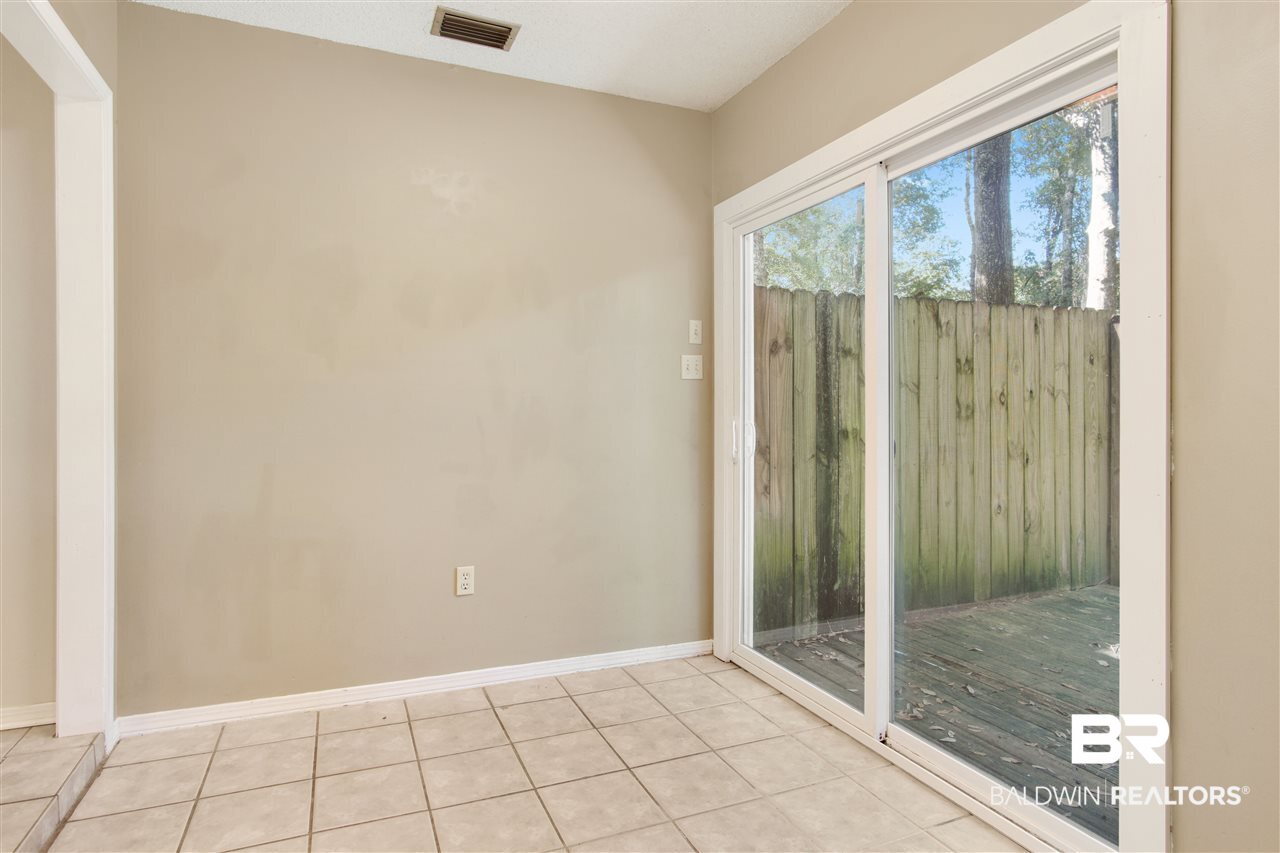 954 Dickenson Avenue Mobile, AL 36609 - Photo 11 of 26