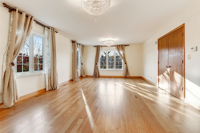 126 Tomlin Circle Burr Ridge, IL 60527 - Photo 11 of 32 Gallery Image 11