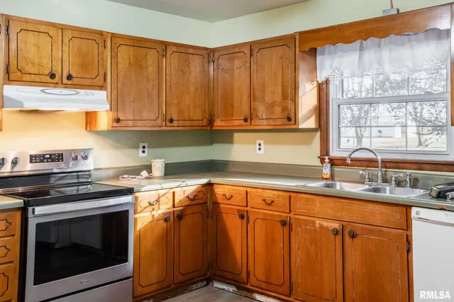 $150,000 | 395 North Hankins Road, Harrisburg, IL 62946