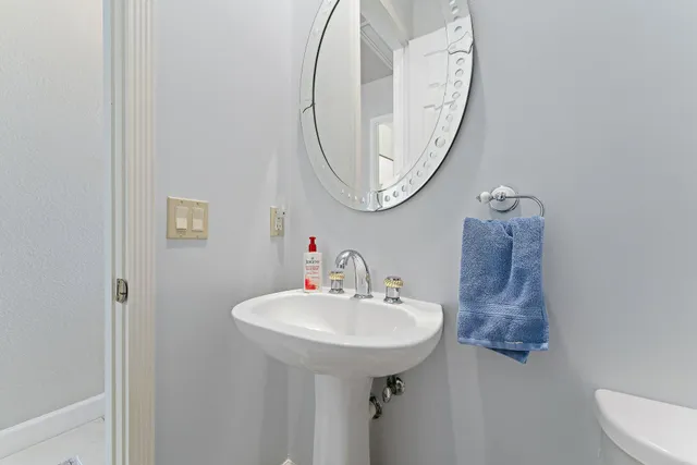 $1,499,000 | 18440 Southeast Lakeside Drive, Jupiter, FL 33469