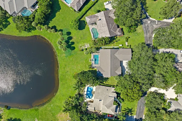 $1,499,000 | 18440 Southeast Lakeside Drive, Jupiter, FL 33469