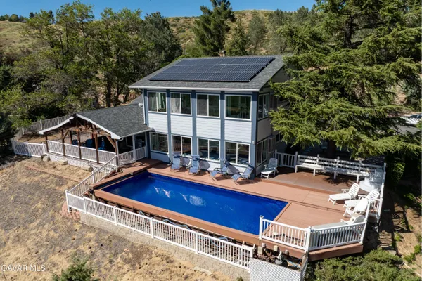 $999,999 | 9065 Elizabeth Lake Road, Leona Valley, CA 93551