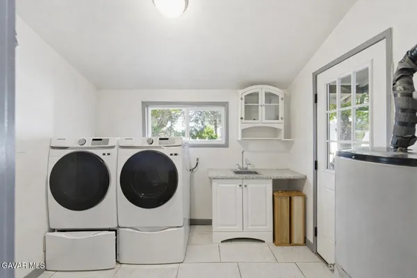 $999,999 | 9065 Elizabeth Lake Road, Leona Valley, CA 93551