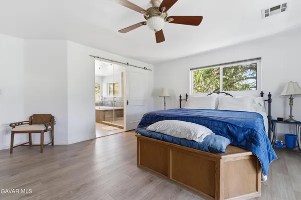 $999,999 | 9065 Elizabeth Lake Road, Leona Valley, CA 93551