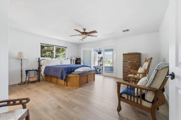 $999,999 | 9065 Elizabeth Lake Road, Leona Valley, CA 93551