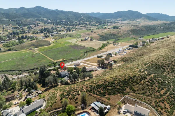 $999,999 | 9065 Elizabeth Lake Road, Leona Valley, CA 93551