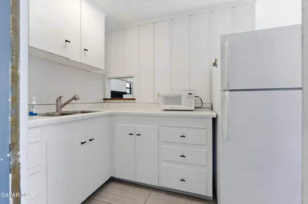 $999,999 | 9065 Elizabeth Lake Road, Leona Valley, CA 93551