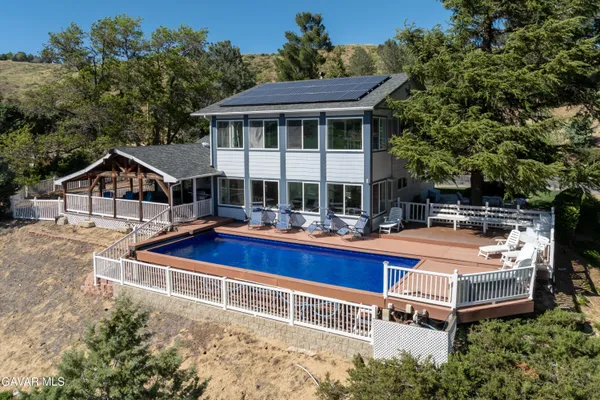 $999,999 | 9065 Elizabeth Lake Road, Leona Valley, CA 93551