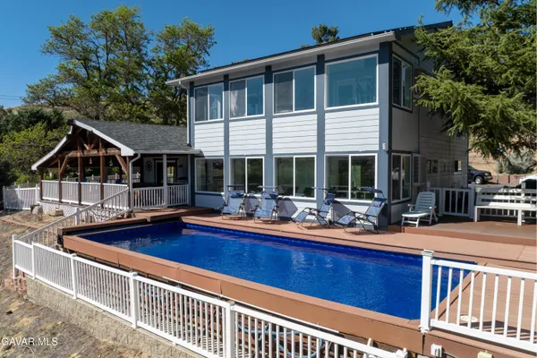 $999,999 | 9065 Elizabeth Lake Road, Leona Valley, CA 93551