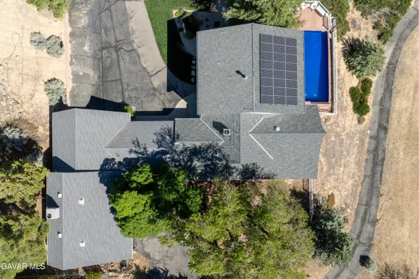 $999,999 | 9065 Elizabeth Lake Road, Leona Valley, CA 93551