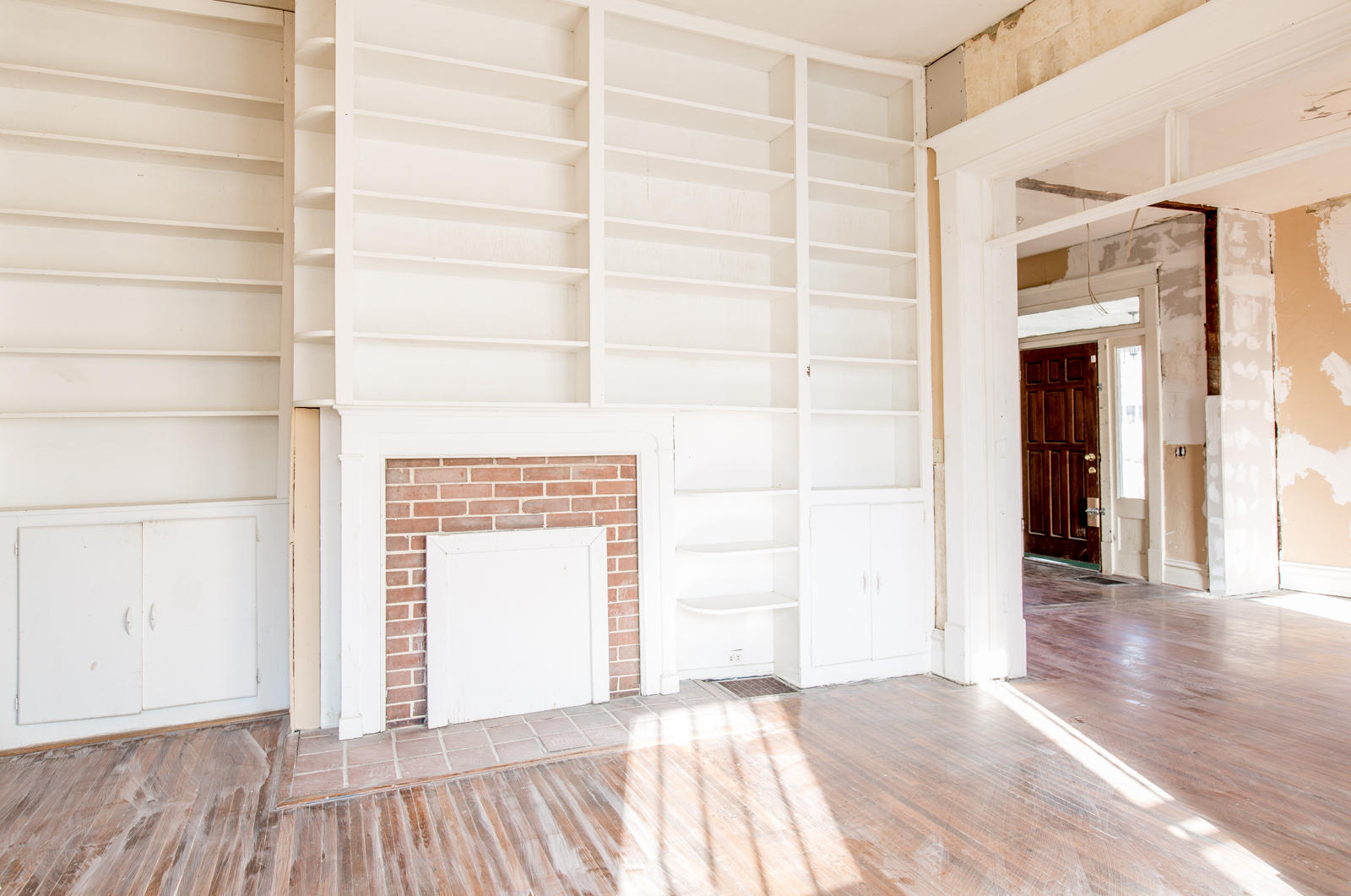 2210 Union Avenue Chattanooga, TN 37404 - Photo 4 of 9 Living Room