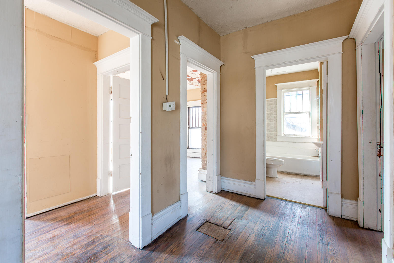 2210 Union Avenue Chattanooga, TN 37404 - Photo 5 of 9 Hallway