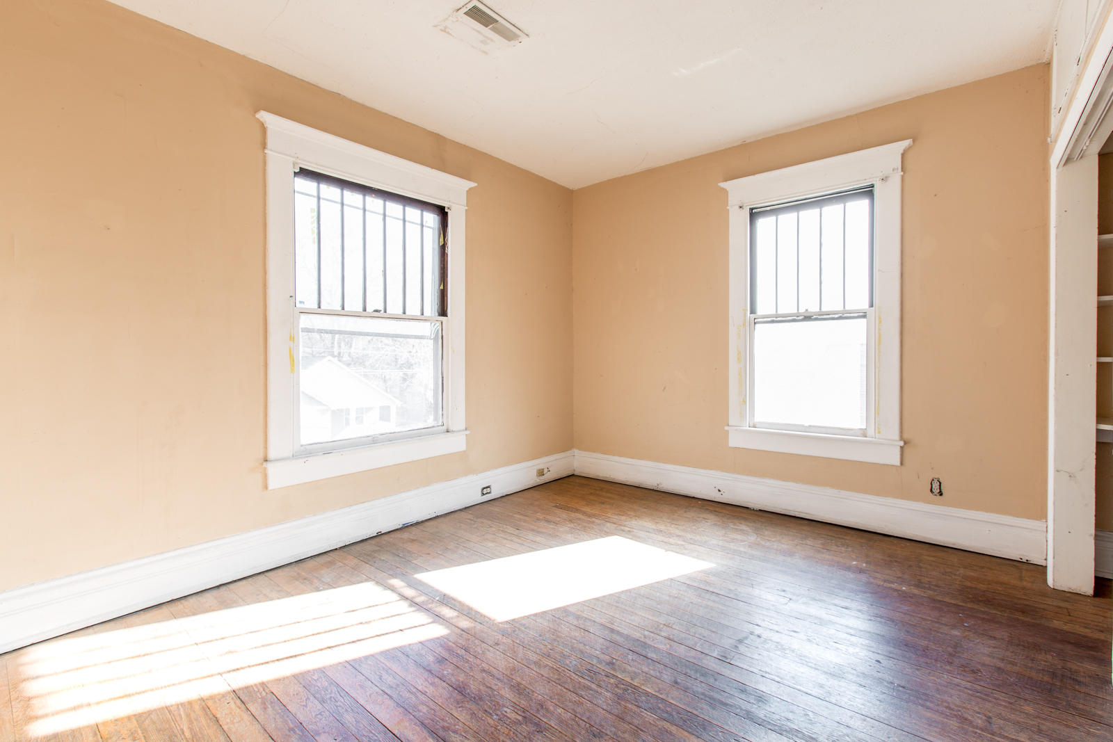 2210 Union Avenue Chattanooga, TN 37404 - Photo 6 of 9 Bedroom