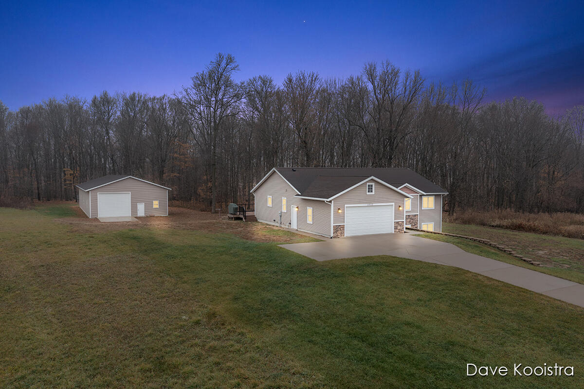 3905 Sunset View Wayland, MI 49348 - Photo 2 of 57