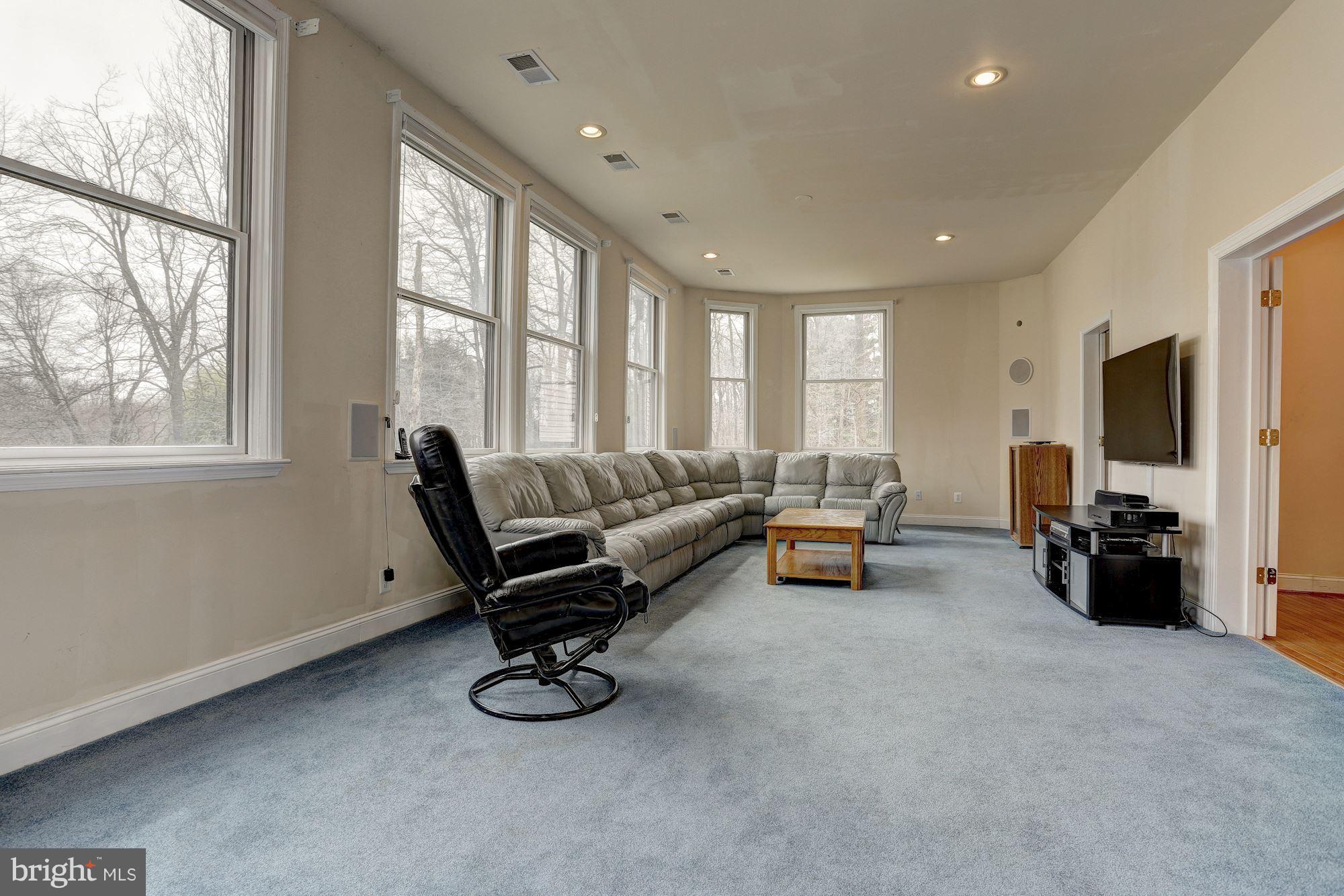15741 Good Hope Road Silver Spring, MD 20905 - Photo 8 of 30 Family Room
