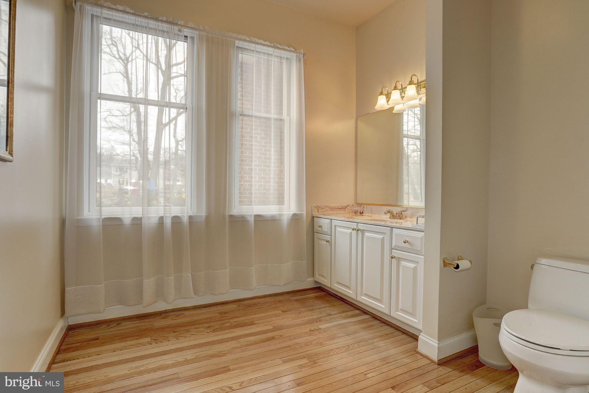 15741 Good Hope Road Silver Spring, MD 20905 - Photo 10 of 30 Powder Room