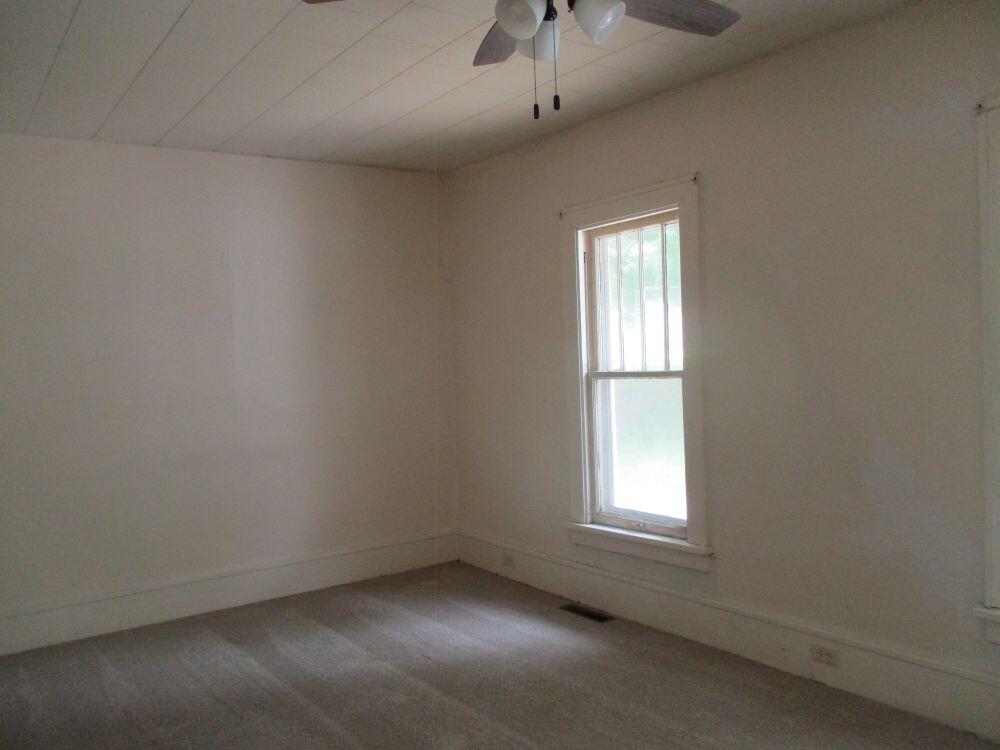 209 Spring Street Three Rivers, MI 49093 - Photo 6 of 12 bed