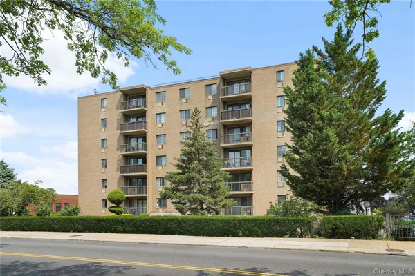 $675,000 | 71-49 Metropolitan Avenue | Middle Village