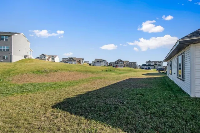 $2,295 | 310 Aspen Drive, Somerset, WI 54025