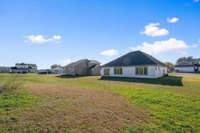 $2,295 | 310 Aspen Drive, Somerset, WI 54025