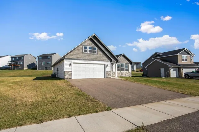 $2,295 | 310 Aspen Drive, Somerset, WI 54025