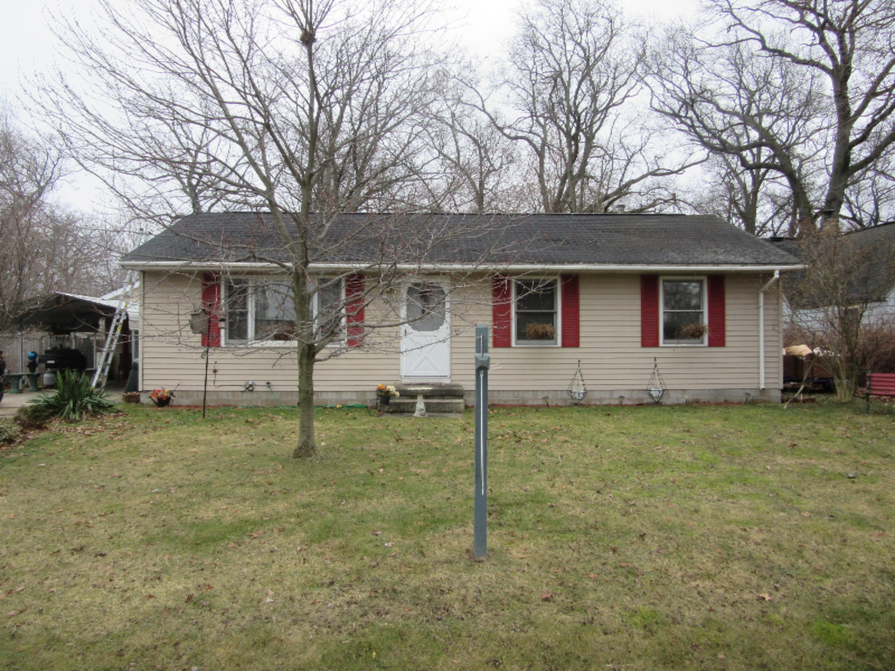1460 Quarterline Road Muskegon, MI 49442 - Photo 1 of 17 1460 Quarterline - New Photo - Recvd - 3