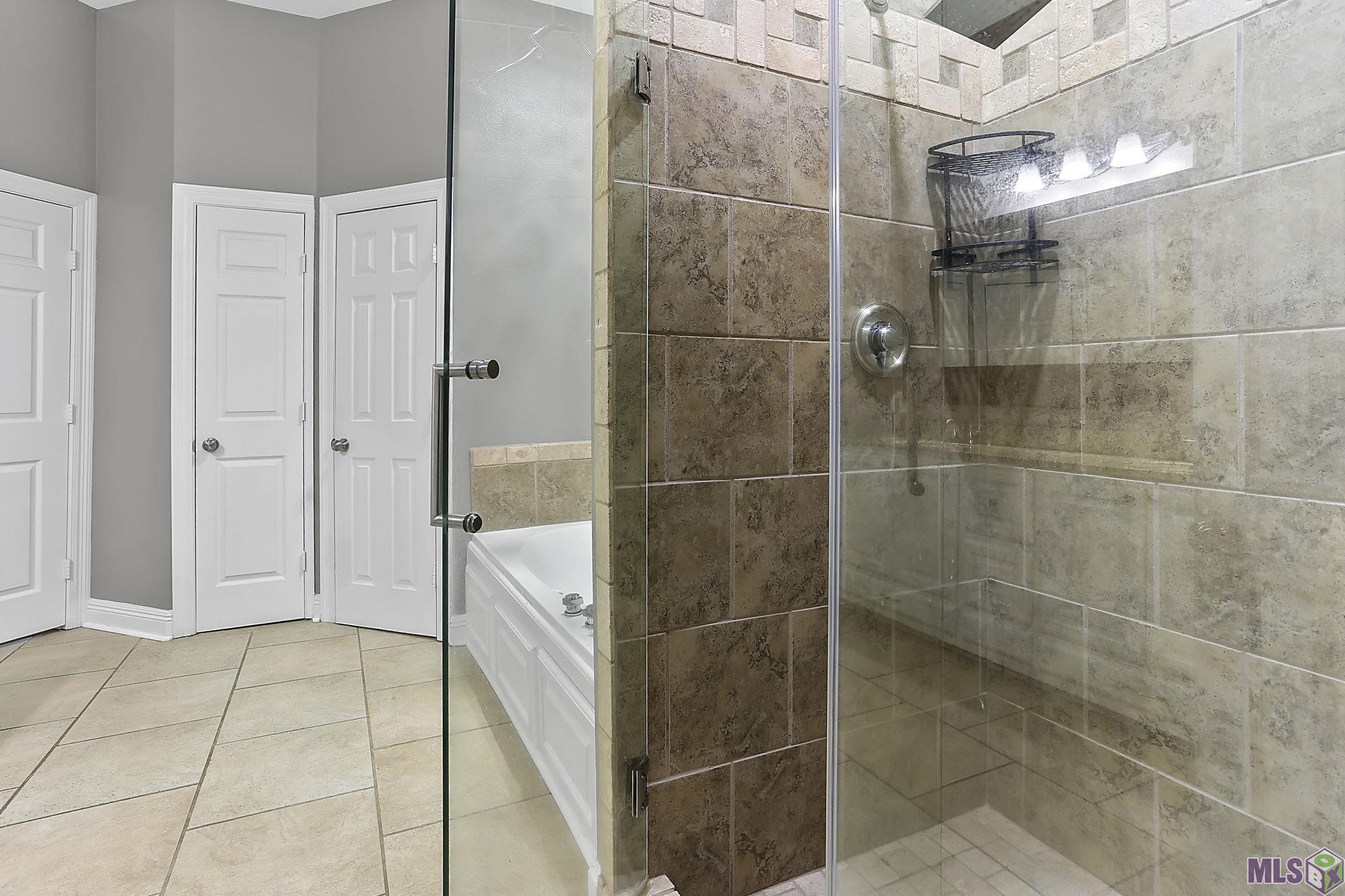 36428 Rue Lamonte Prairieville, LA 70769 - Photo 17 of 27 Master Bath