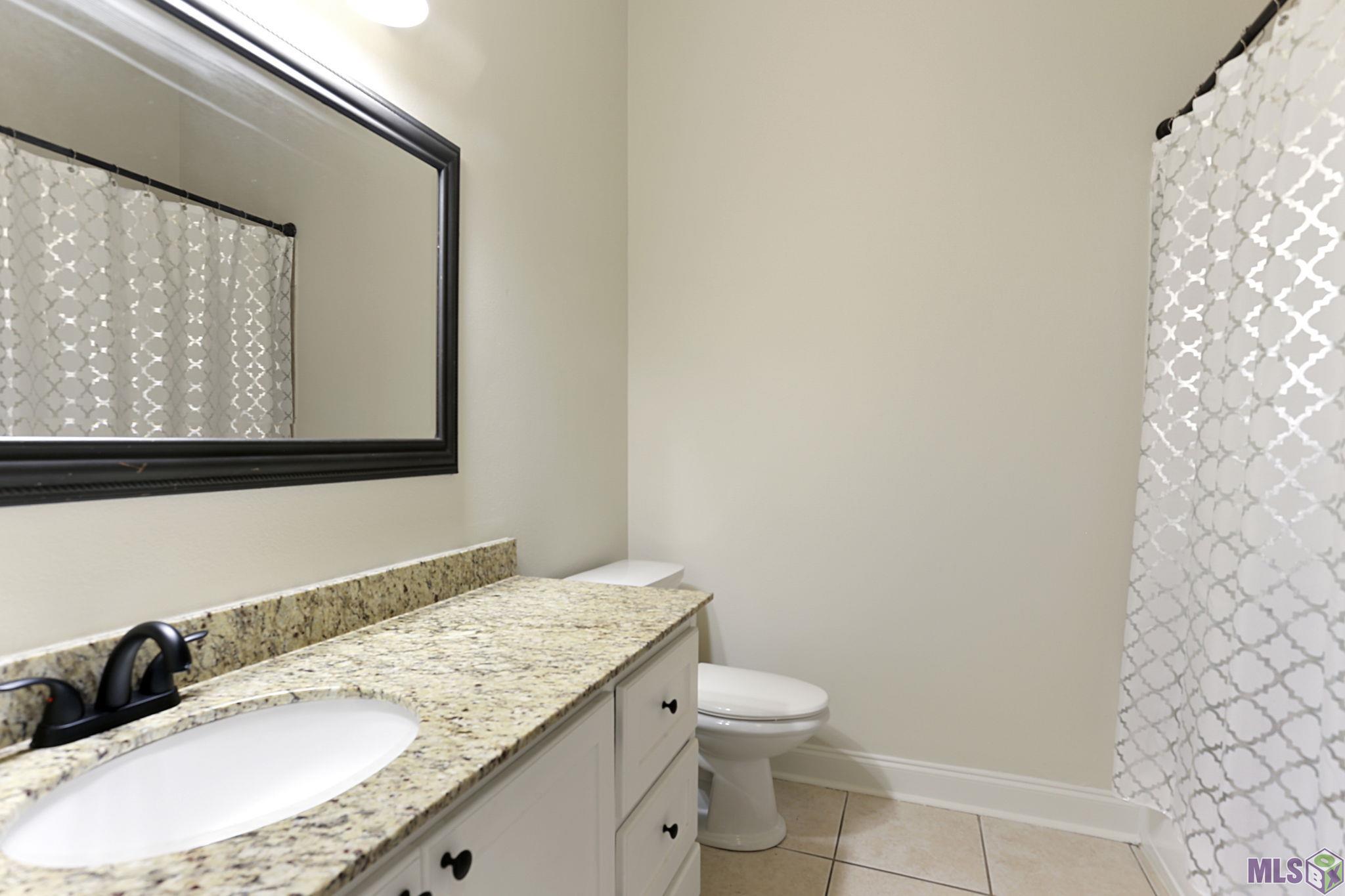 36428 Rue Lamonte Prairieville, LA 70769 - Photo 24 of 27 Hall Bath