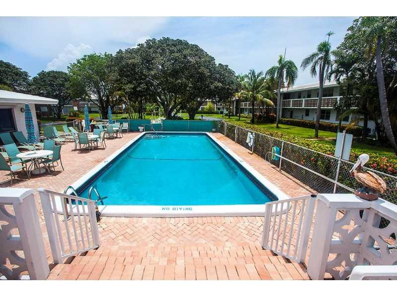 25 Southeast 13th Street, Unit C1 Boca Raton, FL 33432 - Photo 2 of 13 Pool