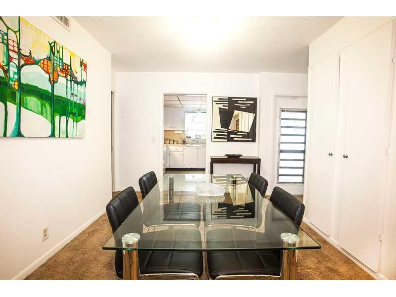 25 Southeast 13th Street, Unit C1 Boca Raton, FL 33432 - Photo 4 of 13 Dining Room