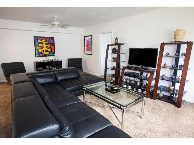 25 Southeast 13th Street, Unit C1 Boca Raton, FL 33432 - Photo 6 of 13 Living Room
