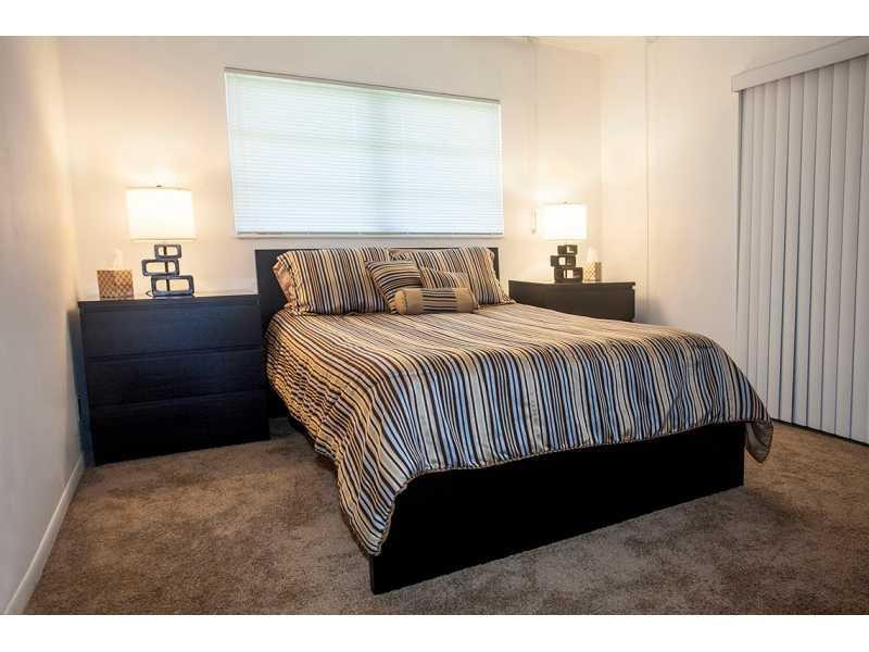25 Southeast 13th Street, Unit C1 Boca Raton, FL 33432 - Photo 8 of 13 Master Bedroom