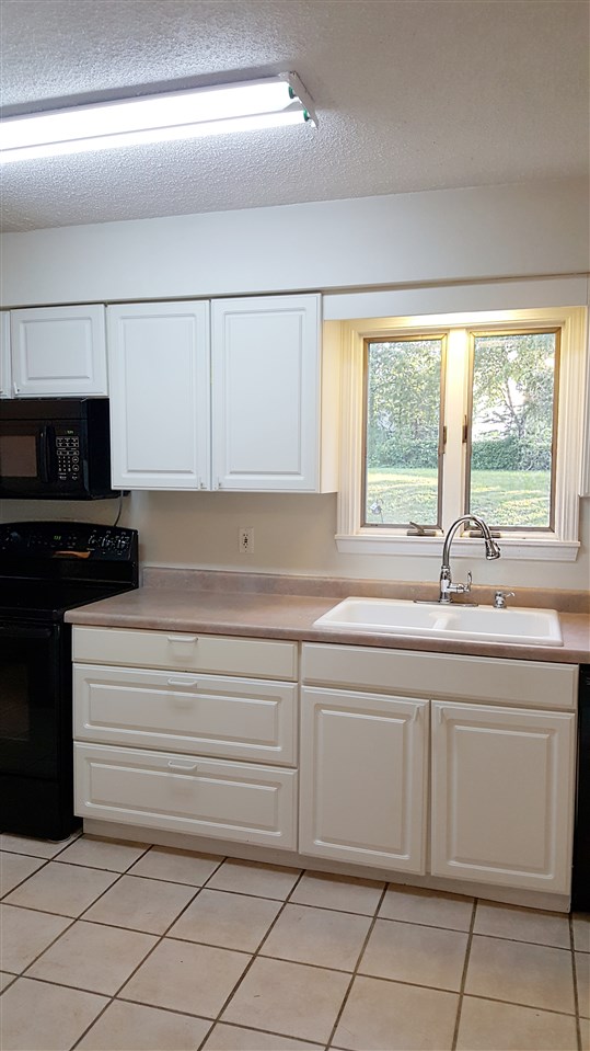 13090 Torrey Road Fenton, MI 48430 - Photo 15 of 52 31389308-18.JPG