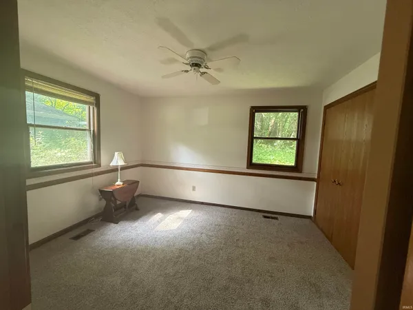 $289,000 | 4350 South 895th Street East, Wolcottville, IN 46795