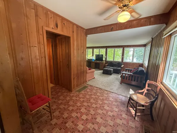 $289,000 | 4350 South 895th Street East, Wolcottville, IN 46795