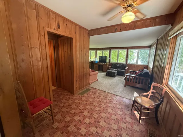 $289,000 | 4350 South 895th Street East, Wolcottville, IN 46795