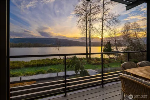 $2,950,000 | 4309 East Lake Sammamish Parkway Southeast, Unit 4309, Issaquah, WA 98029