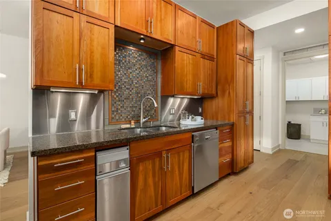 $2,950,000 | 4309 East Lake Sammamish Parkway Southeast, Unit 4309, Issaquah, WA 98029