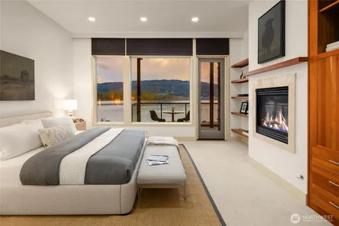 $2,950,000 | 4309 East Lake Sammamish Parkway Southeast, Unit 4309, Issaquah, WA 98029