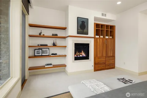 $2,950,000 | 4309 East Lake Sammamish Parkway Southeast, Unit 4309, Issaquah, WA 98029