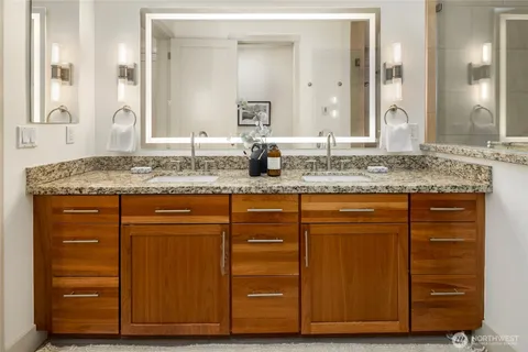 $2,950,000 | 4309 East Lake Sammamish Parkway Southeast, Unit 4309, Issaquah, WA 98029