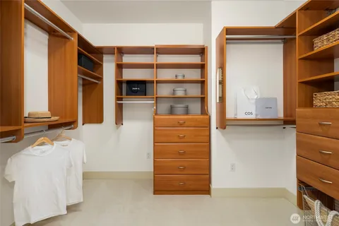 $2,950,000 | 4309 East Lake Sammamish Parkway Southeast, Unit 4309, Issaquah, WA 98029