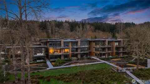 $2,950,000 | 4309 East Lake Sammamish Parkway Southeast, Unit 4309, Issaquah, WA 98029