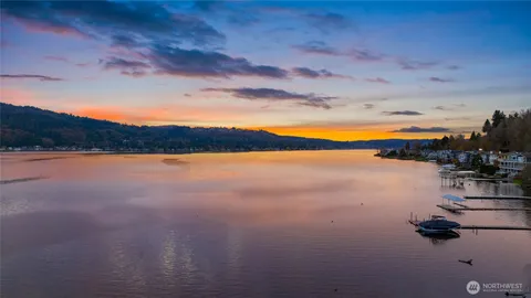 $2,950,000 | 4309 East Lake Sammamish Parkway Southeast, Unit 4309, Issaquah, WA 98029
