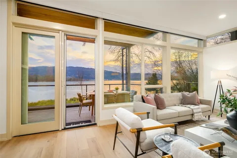 $2,950,000 | 4309 East Lake Sammamish Parkway Southeast, Unit 4309, Issaquah, WA 98029