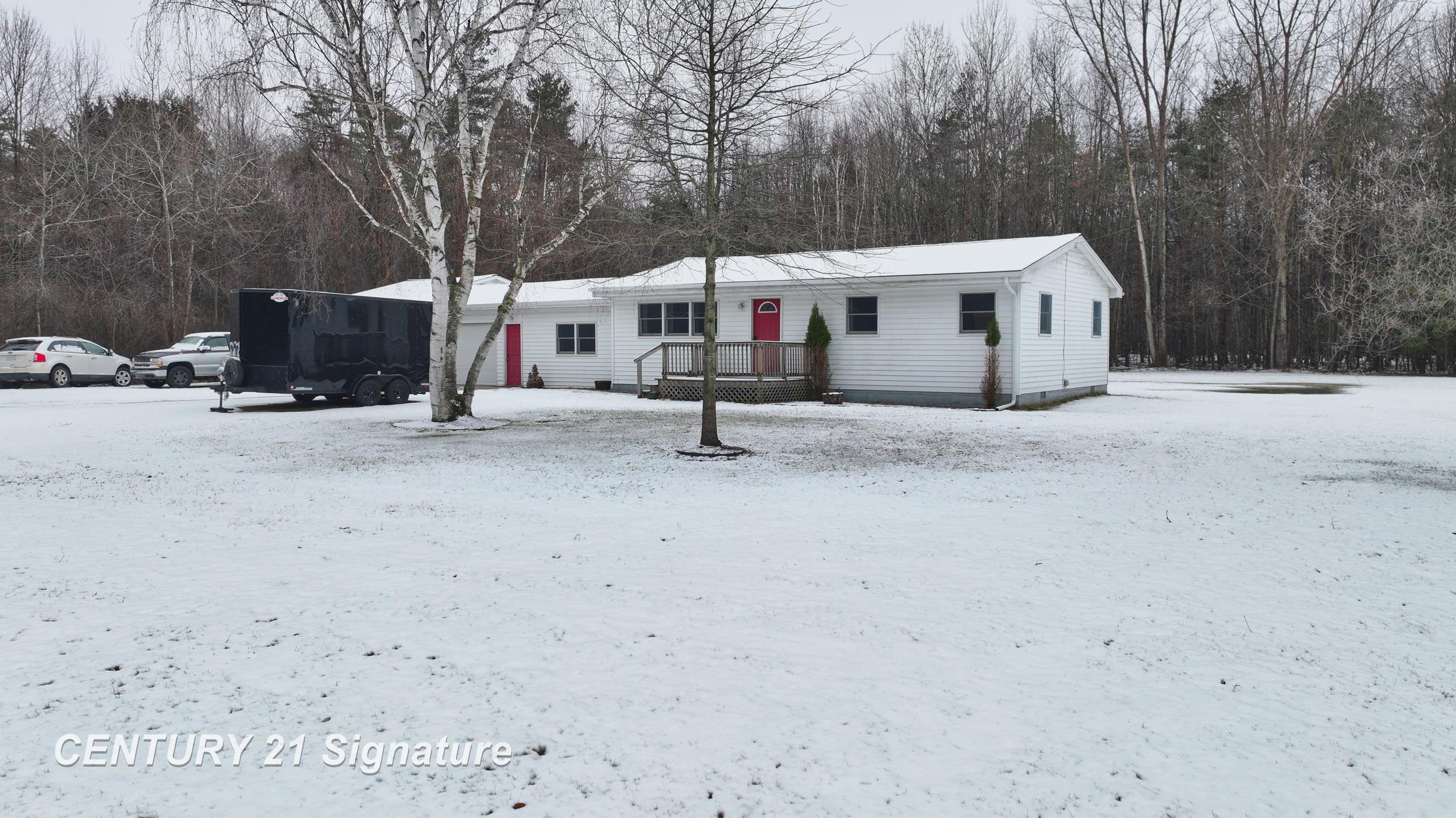 1620 South Fordney Road Hemlock, MI 48626 - Photo 1 of 41