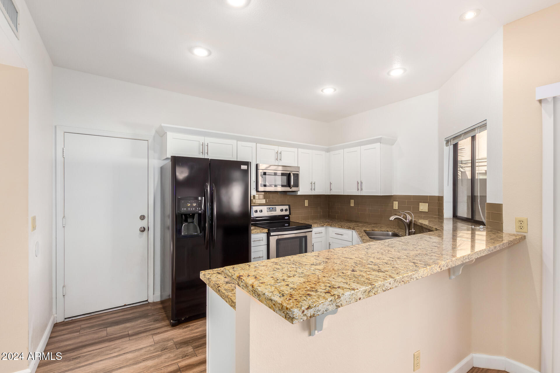 2012 West Bloomfield Road Phoenix, AZ 85029 - Photo 10 of 23 Kitchen